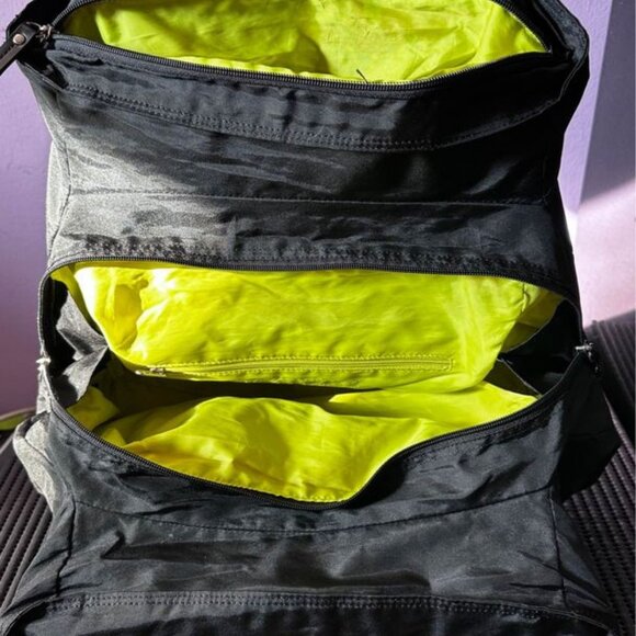 Kenneth Cole Nylon Bag - Picture 2 of 4